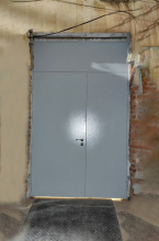 Дверь двухстворчатая металлическая без порога