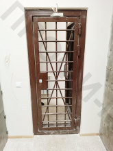 Дверь в комнату хранения оружия (КХО)