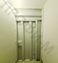 Дверь техническая с фрамугой