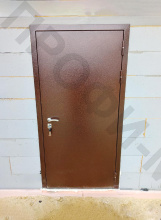 Дверь с ручкой хром металлическая